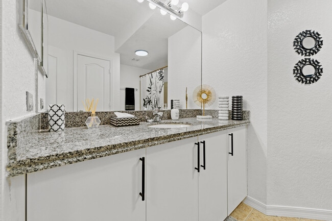 Building Photo - 140 NW Peacock Blvd