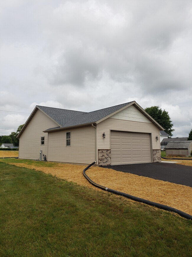 Building Photo - 716 Ojibwe Path