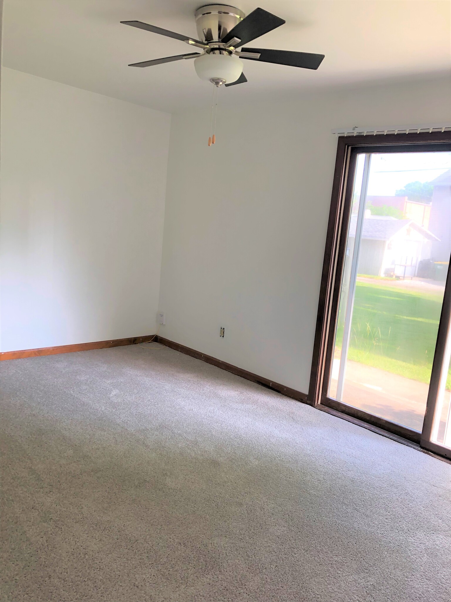 Bedroom - 906 N West St