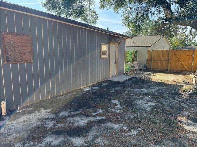 Building Photo - 3719 Meadowbreeze Dr