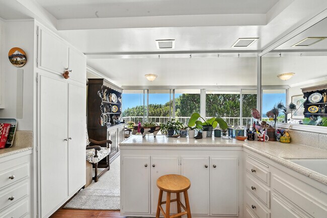 Building Photo - 32735 Seagate Dr