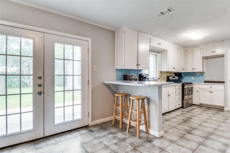 Building Photo - 877 Betty Dr