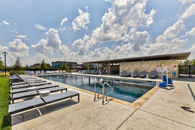 Building Photo - 8801 Whitter Dr