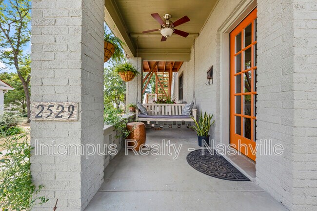 Building Photo - 2529 Ashwood Ave