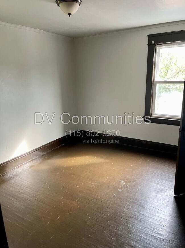 Building Photo - 1148 E 176th St