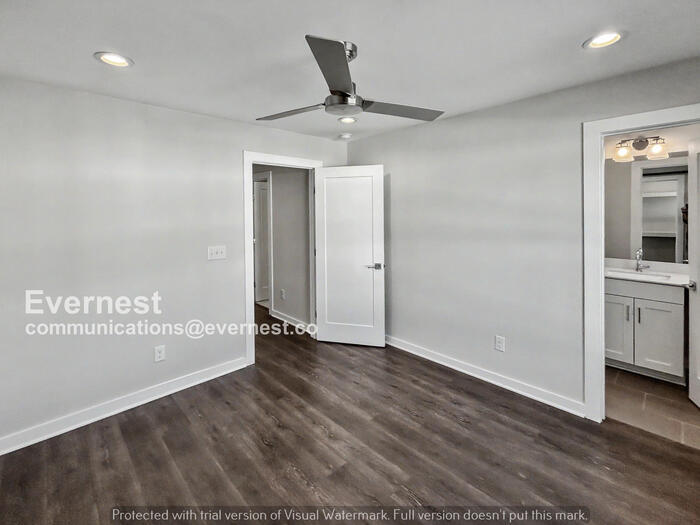 Building Photo - 205 Jeffries Wy