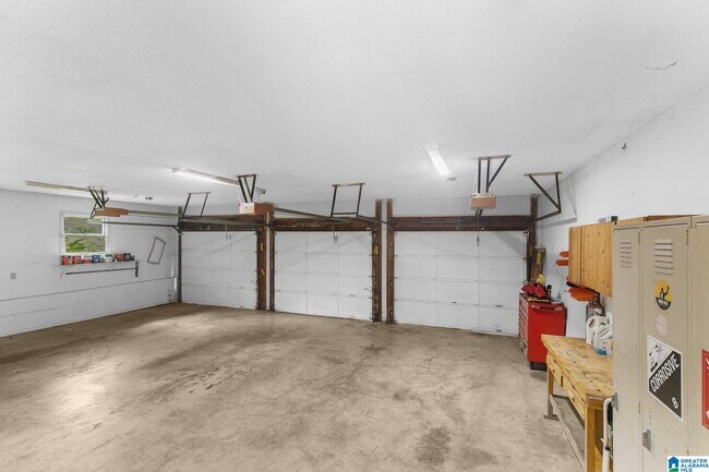 Building Photo - 3222 Tyrol Ln