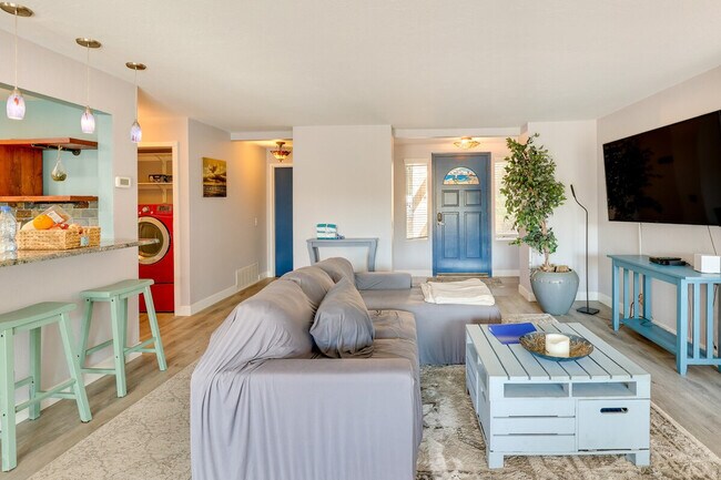 Building Photo - 801 Kalpati Cir