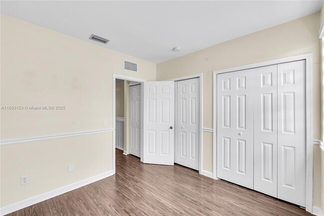 Building Photo - 4292 SW 156th Ave