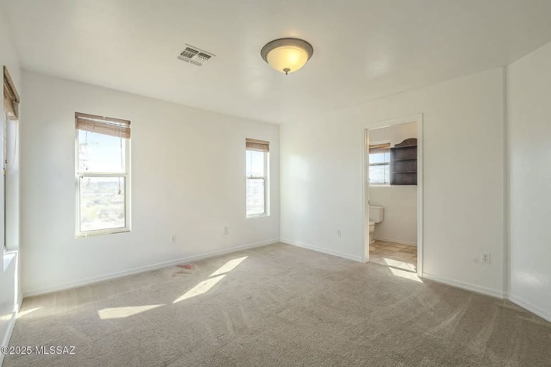 Building Photo - 1053 S Pantano Overlook Dr