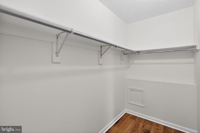 Building Photo - 2705 Vista Ct