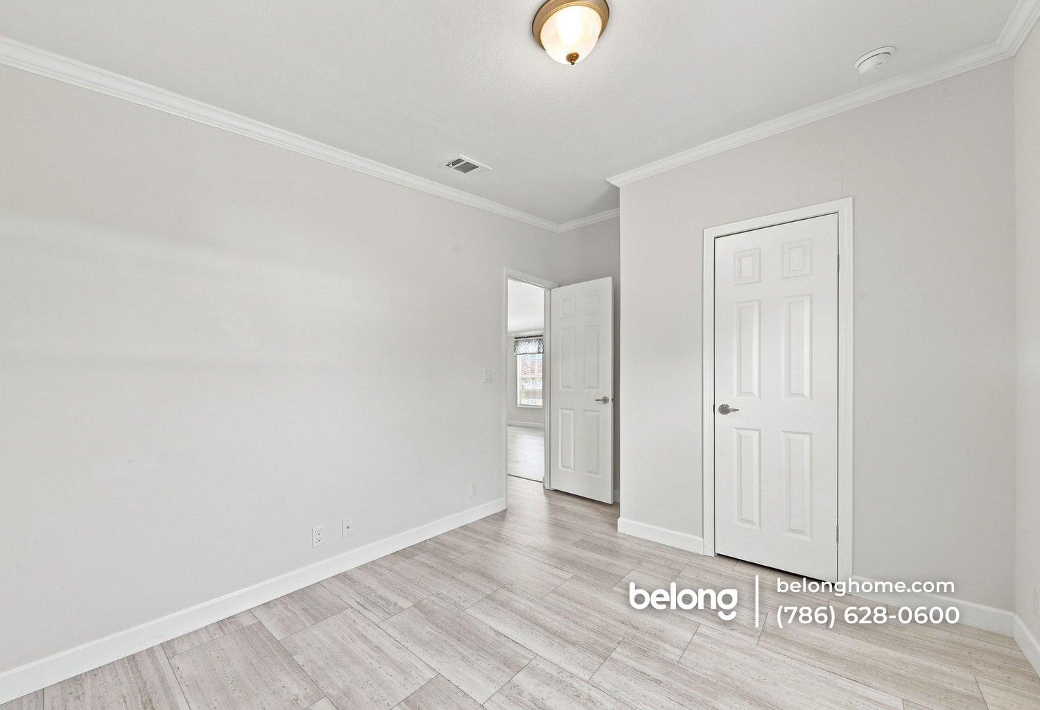 Building Photo - 5211 SW 34th St