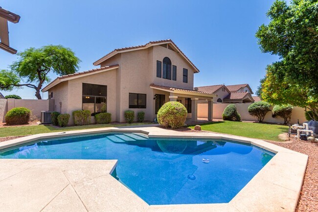 Building Photo - 1630 S Lemon