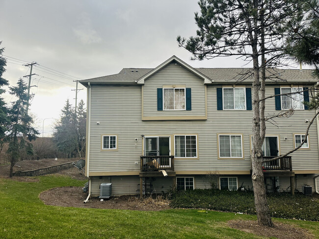 Building Photo - 211 Monarch Dr