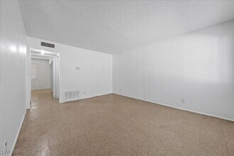 Building Photo - 521 S Maryland Pkwy