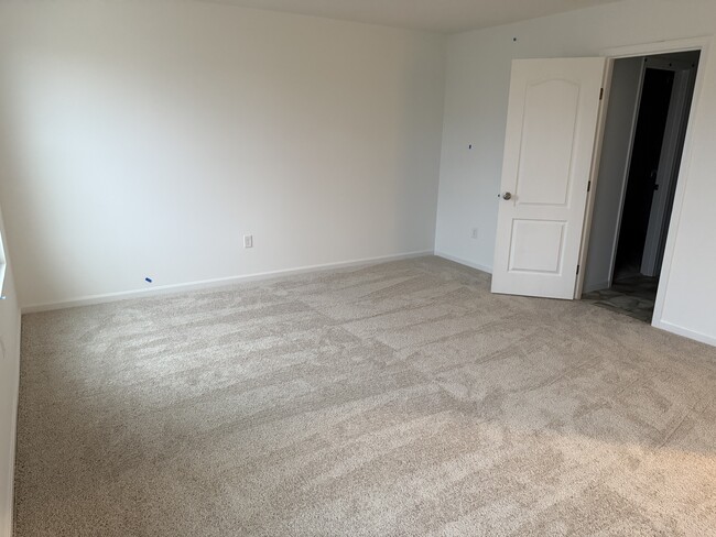 Building Photo - 3372 Dewdrop Way