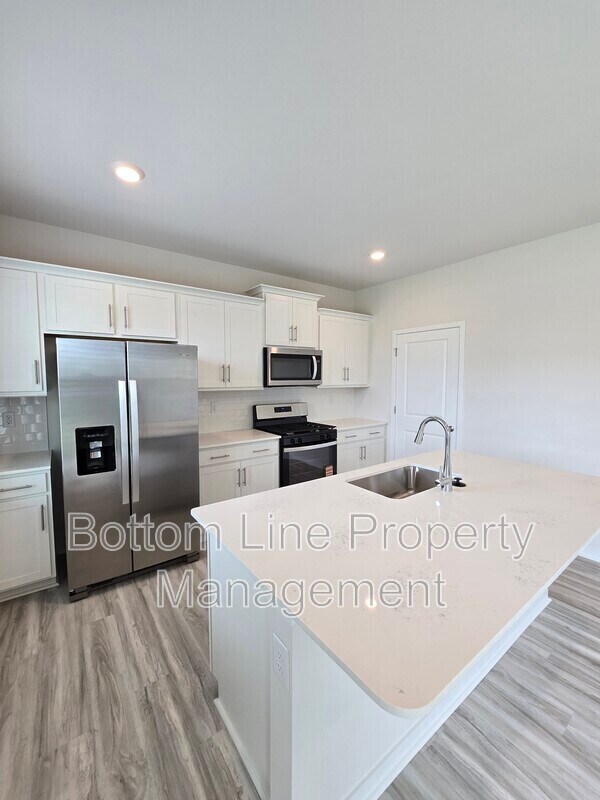 Building Photo - 549 Blackpool Ct