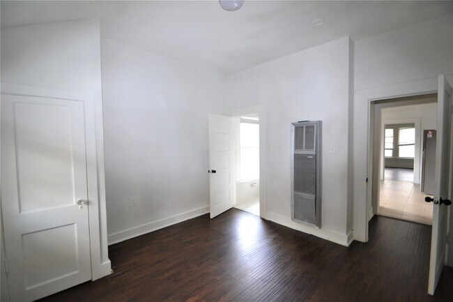 Building Photo - 1517 Bonnie Brae St