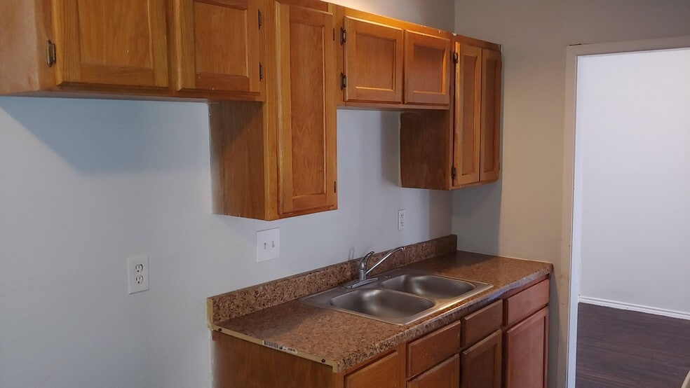 Building Photo - 7536 Oak Chase