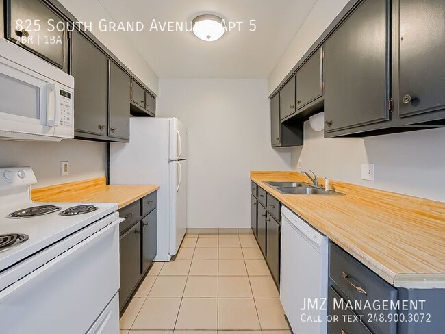 Building Photo - 825 S Grand Ave