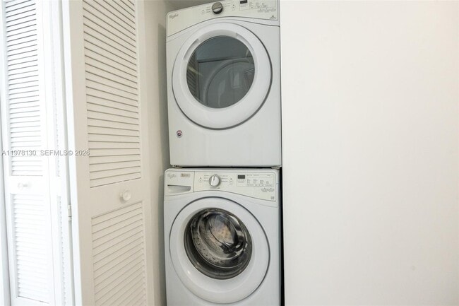 Building Photo - 488 NE 18th St