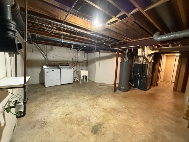 Building Photo - 1410 Whispering Springs Cir