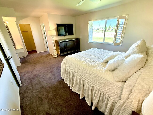 Building Photo - 10416 W Prairie Hills Cir