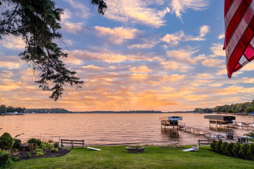 Building Photo - 184 Grand Ave