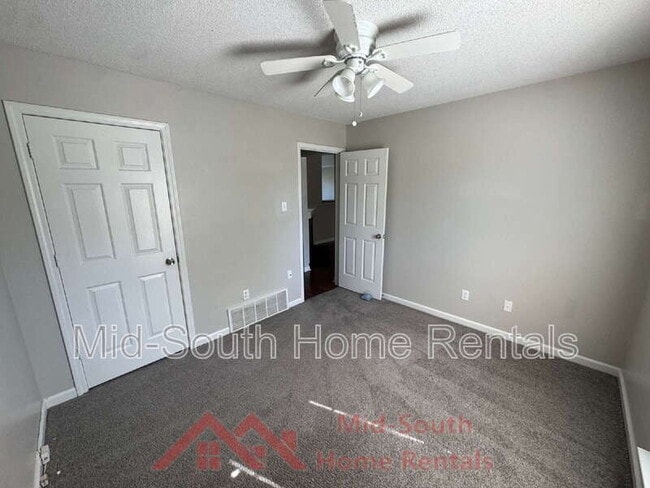 Building Photo - 55 Oakridge Cove