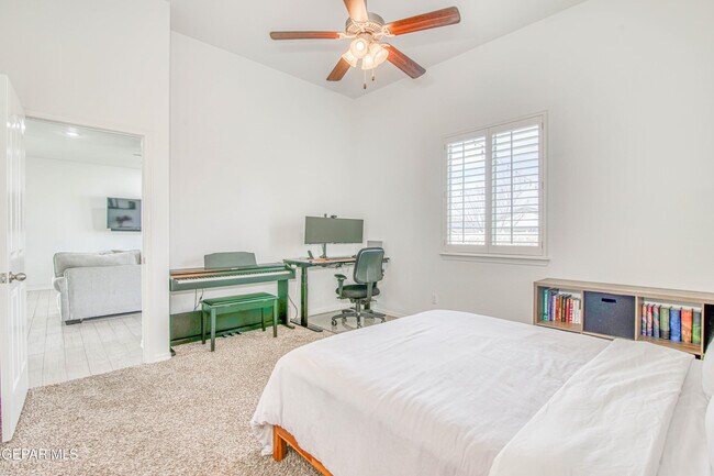 Building Photo - 7517 Red Cedar Dr