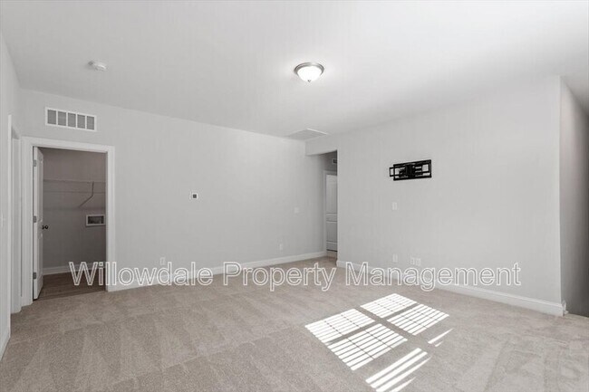 Building Photo - 4940 Enlightenment Rd