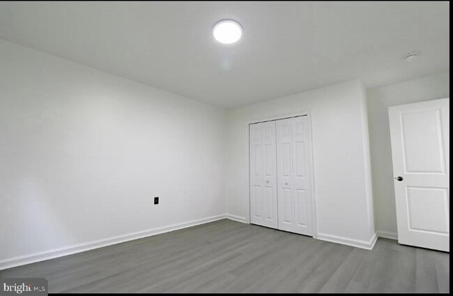 Building Photo - 511 Corinthian Ave