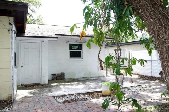 Building Photo - 2809 Gulfstream Rd