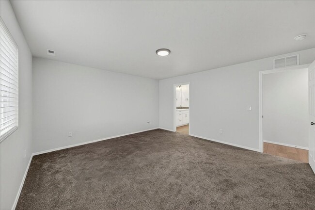 Building Photo - 878 W Jasper St