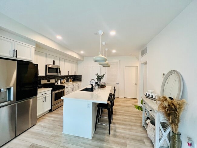 Building Photo - 2431 Cleat Ln