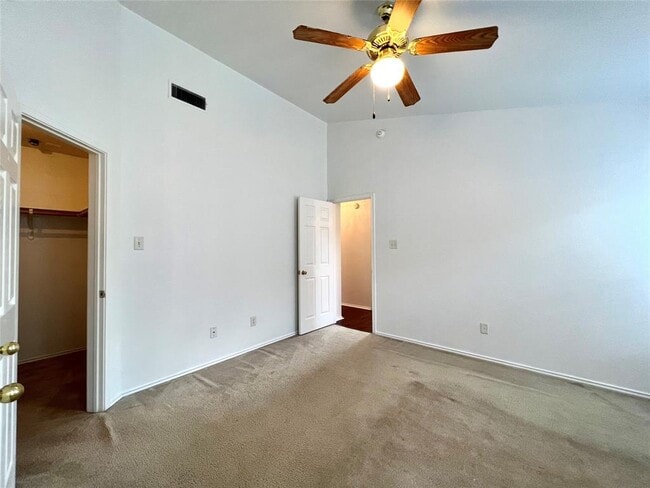 Building Photo - 1211 Saddle Dr