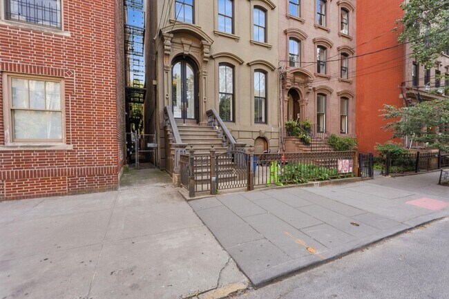 Building Photo - 249 8th St