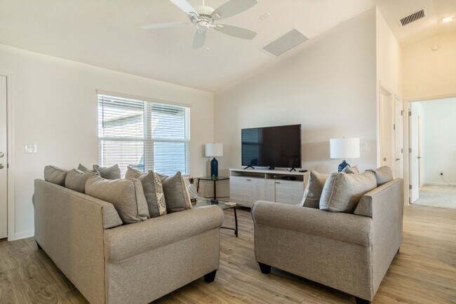 Building Photo - 316 Klamut Ct