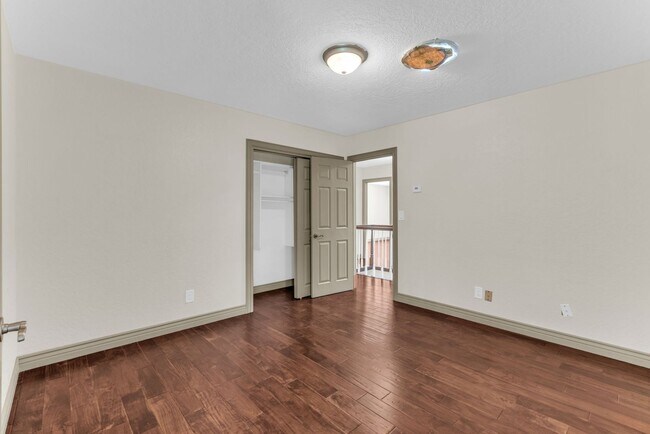 Building Photo - Holiday Ranchettes in Park Meadows