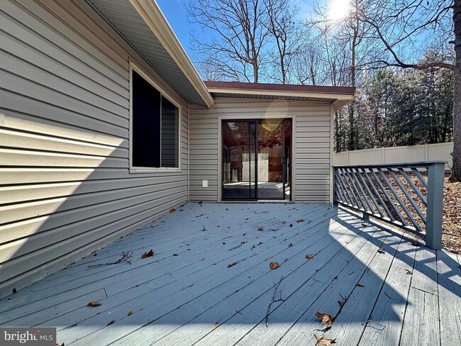 Building Photo - 401 Butternut Ct