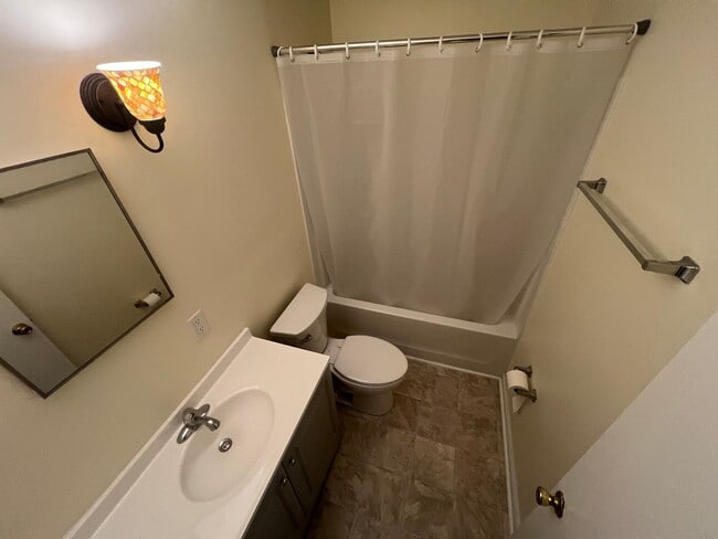 Building Photo - 936 Maryland Ave