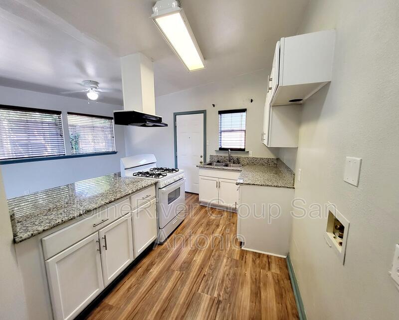 Building Photo - 103 E Skyview Dr