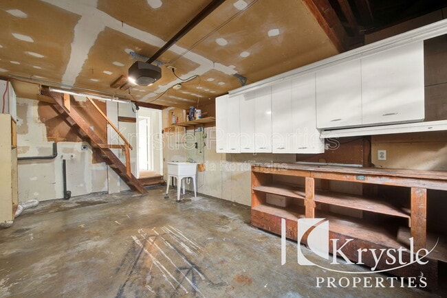 Building Photo - 791 Rosewood Ave