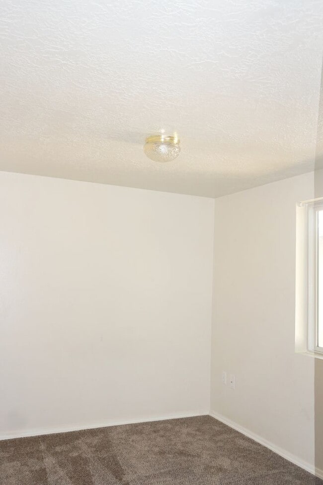 Building Photo - Cute 2-Bedroom Close to Downtown Boise