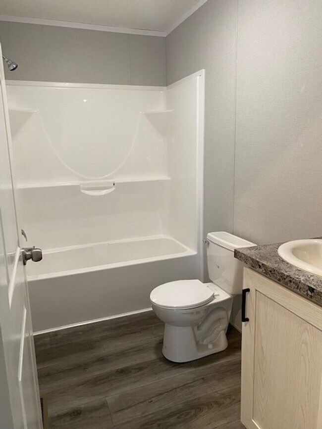 Building Photo - Lot 40