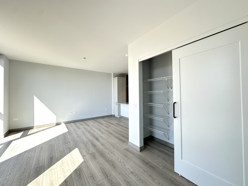 Building Photo - 2155 N Elston Ave