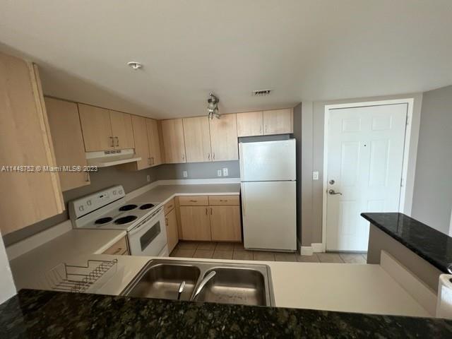 Building Photo - 3000 Coral Way