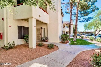 Building Photo - 750 E Northern Ave