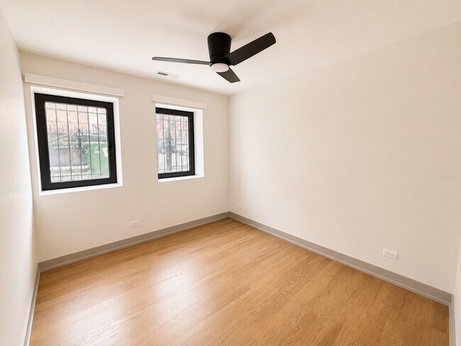 Building Photo - 1337 W Estes Ave