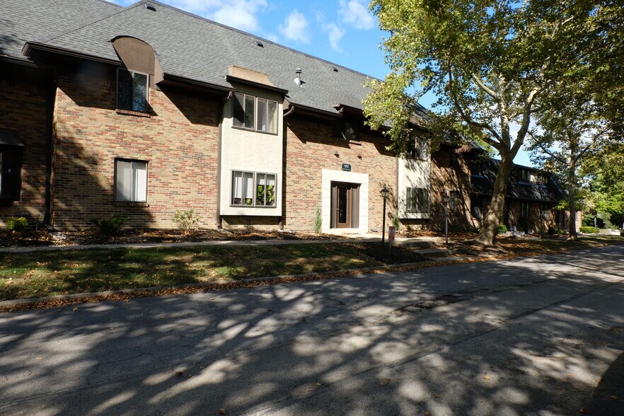 652, Olde Towne Ave - 652 Olde Towne Ave